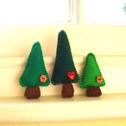 Handmade Felt Tree Magnets - family of 3